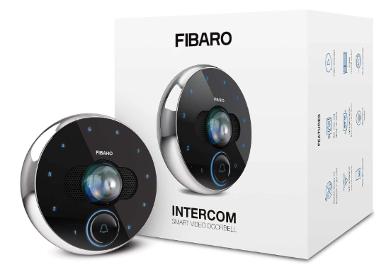 fibaro-intercom-widok-z-pudelkiem.jpeg